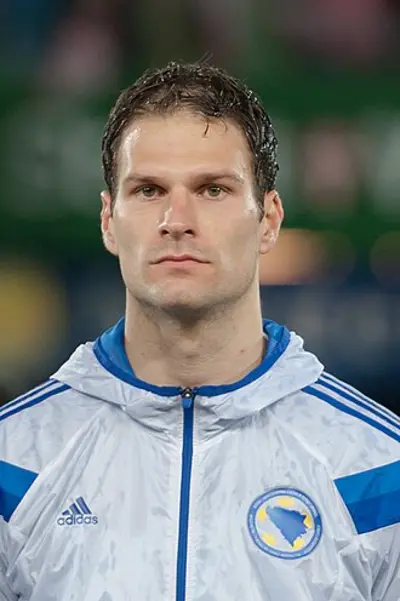 1987 asmir begovic bosnian footballer 06 20