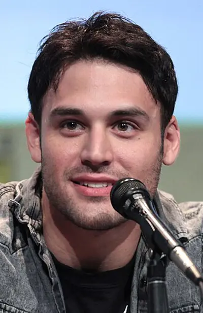1987 ryan guzman american actor and model 09 21