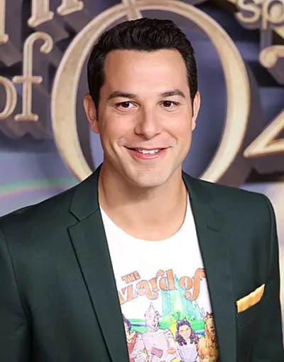 1987 skylar astin american actor and singer 09 23
