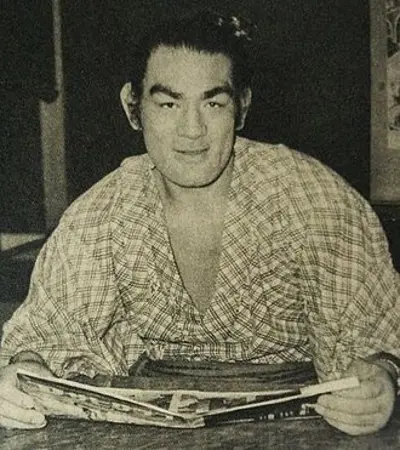 1988 asashio taro iii japanese sumo wrestler the 46th yokozuna 10 23