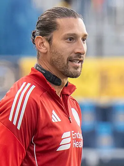 1988 omar gonzalez american soccer player 10 11