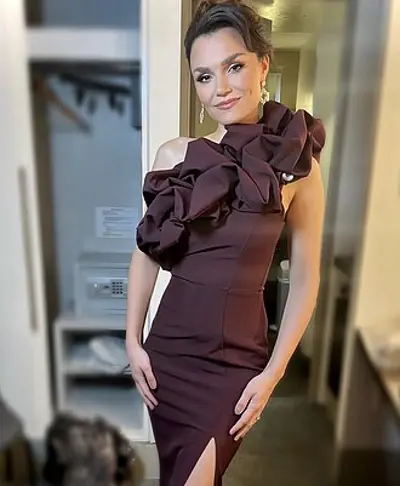 1990 samantha barks manx actress and singer 10 02