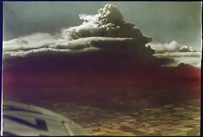 1991 a massive firestorm breaks out in the hills of oakland and b 10 20