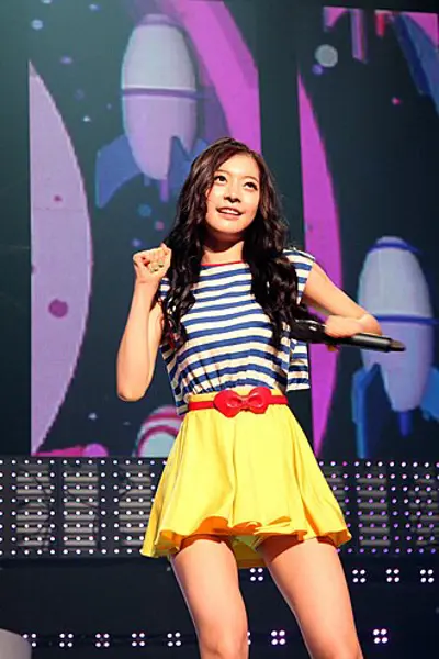 1991 ah young south korean singer and actress 05 26