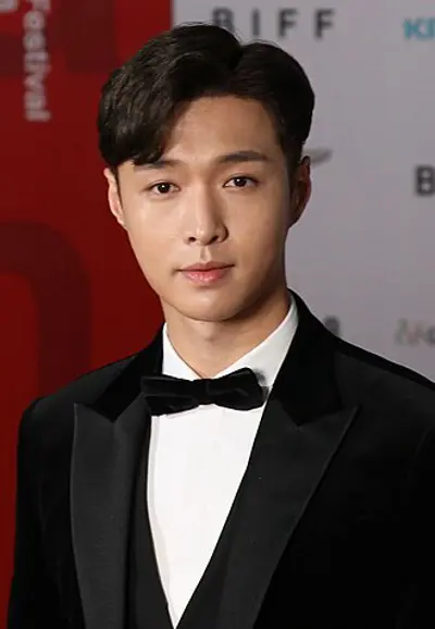 1991 lay zhang chinese singer songwriter and actor 10 07