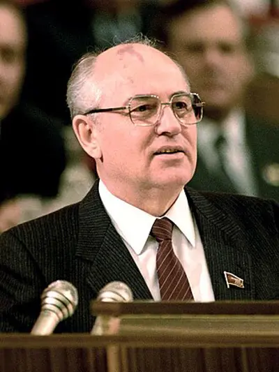 1991 mikhail gorbachev resigns as head of the communist party of 08 24