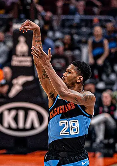 1992 alfonzo mckinnie american basketball player 09 17