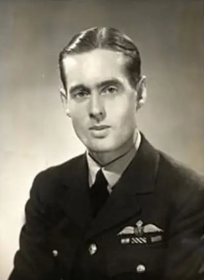 1992 leonard cheshire english captain and pilot born 1917 07 31