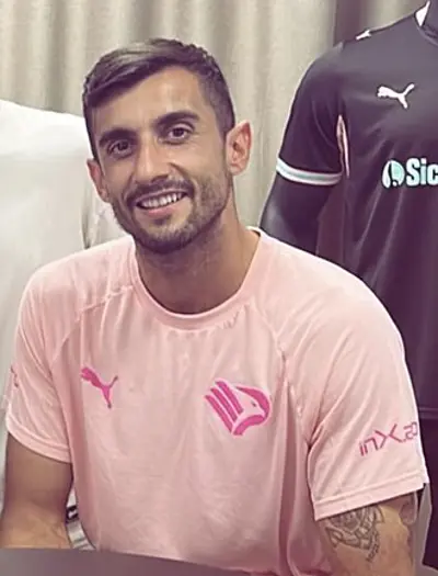 1992 mattia perin italian footballer 11 10