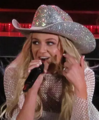 1993 kelsea ballerini american country pop singer 09 12