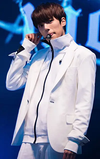 1993 lee min hyuk south korean singer and mc 11 03