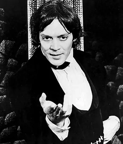 1994 raul julia puerto rican american actor and singer born 194 10 24