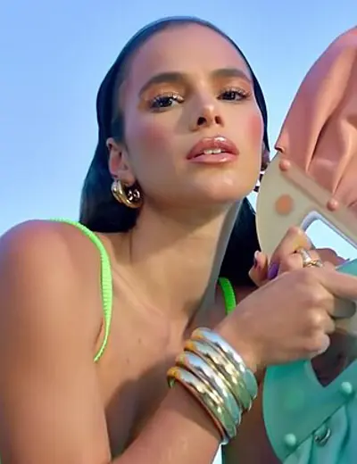 1995 bruna marquezine brazilian actress 08 04