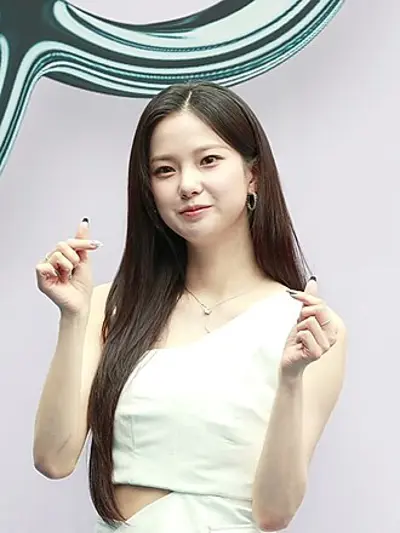 1996 choi yu jin south korean singer and actress 08 12
