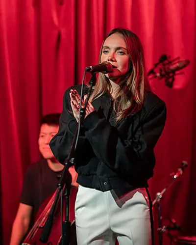 1996 danielle bradbery american singer 07 23