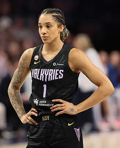 1996 gabby williams american french basketball player 09 09