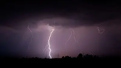 1996 severe thunderstorms and a tornado in bangladesh kill 600 pe 05 13