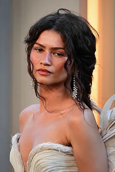 1996 zendaya american actress and singer 09 01