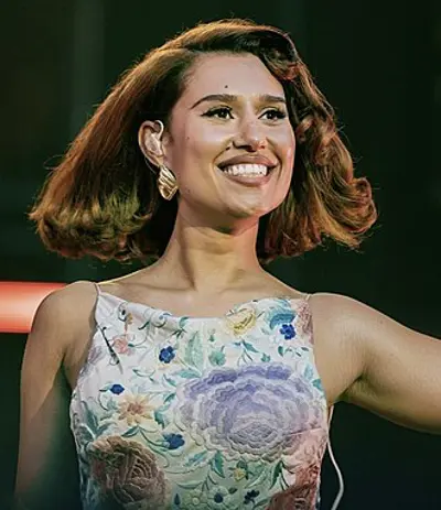 1997 raye british singer songwriter 10 24