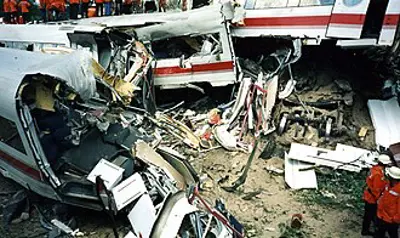 1998 after suffering a mechanical failure a high speed train der 06 03