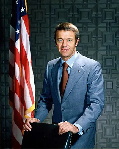 1998 alan shepard american admiral pilot and astronaut born 1 07 21