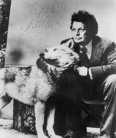 1998 cleveland amory american author and activist born 1917 10 14