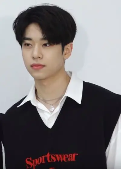 1998 kim dong hyun south korean singer 09 17