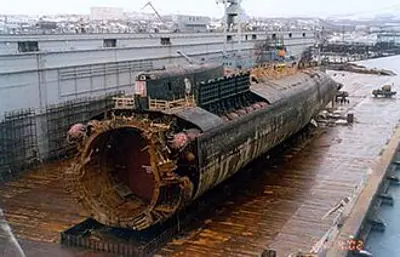 2000 kursk an oscar class submarine of the russian navy suffere 08 12