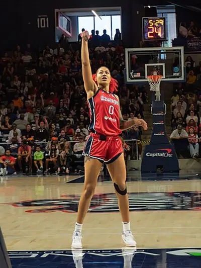 2000 shakira austin american basketball player 07 25