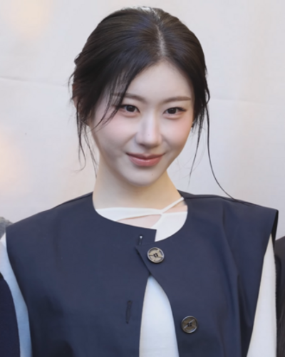 2001 chaeryeong south korean singer and dancer 06 05