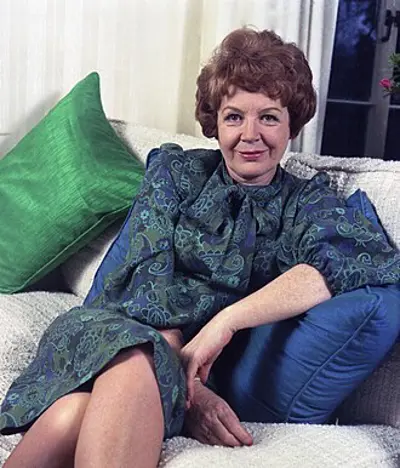 2002 phyllis calvert english actress born 1915 10 08