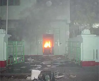 2003 civil unrest in the maldives breaks out after a prisoner is 09 20