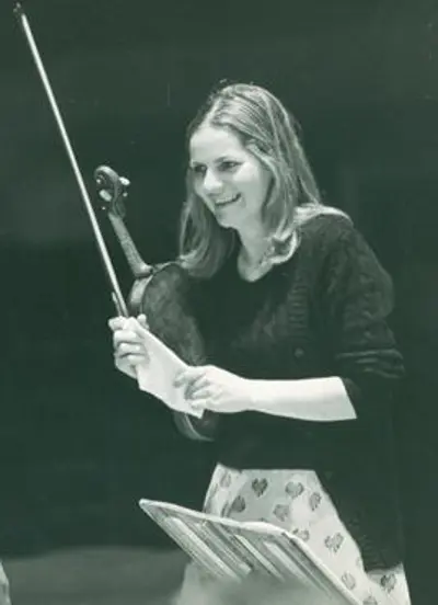 2004 iona brown english violinist and conductor born 1941 06 05