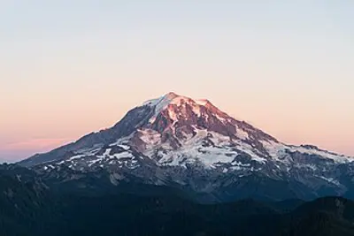 2006 alaskan stratovolcano mount cleveland erupts