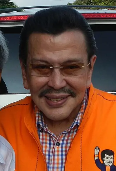 2007 former philippine president joseph estrada is convicted of p 09 12
