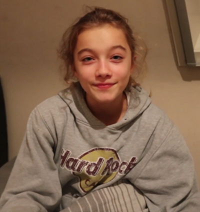 2007 nanou philips belgian asmr social media personality 06 21