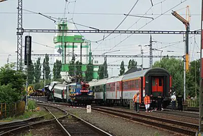 2008 a eurocity train en route to prague struck a part of a motor 08 08