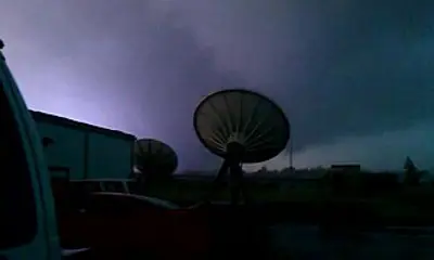 2011 an ef5 tornado strikes joplin missouri killing 158 people 05 22