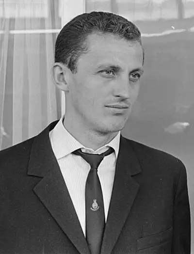 2011 florian albert hungarian footballer and manager born 1941 10 31
