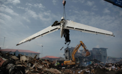 2012 a plane carrying 153 people crashes in a residential neighbo 06 03