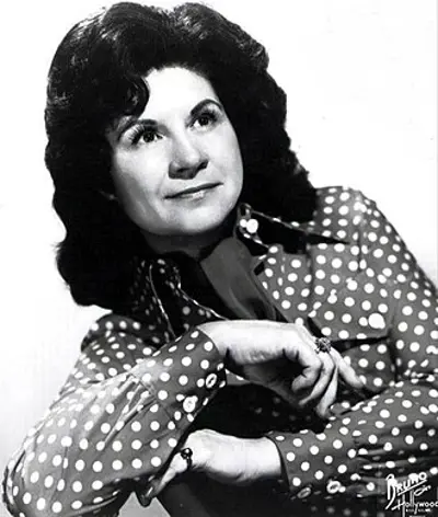 2012 kitty wells american singer songwriter and guitarist born 07 16