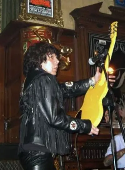 2013 darryl read english singer songwriter drummer and actor 06 23