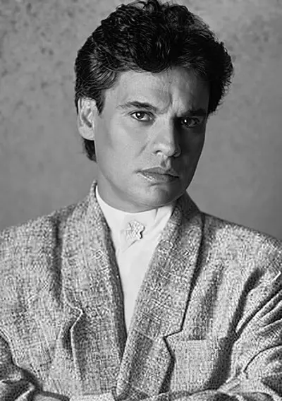 2016 juan gabriel mexican singer and songwriter born 1950 08 28