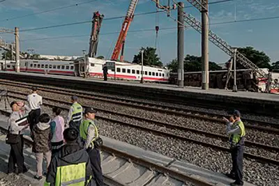 2018 a passenger train derails in yilan county taiwan killing 1 10 21