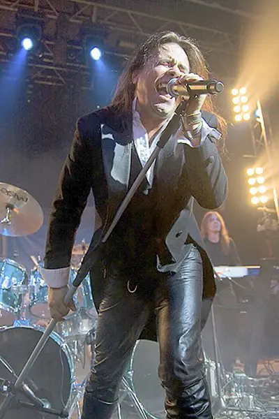 2019 andre matos brazilian heavy metal musician born 1971 06 08