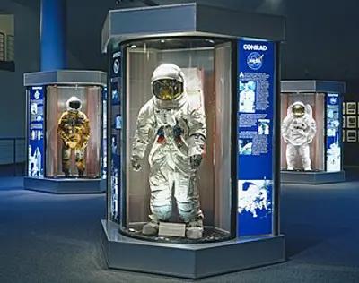 2019 nasa astronauts jessica meir and christina koch take part in 10 18
