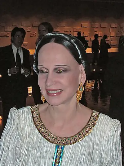 2024 mary mcfadden american fashion designer born 1938 09 13